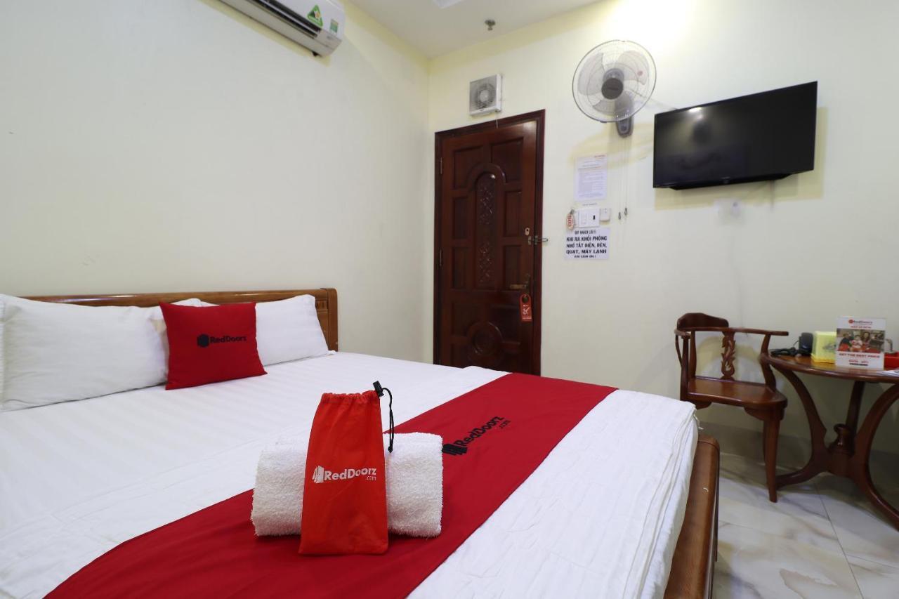 Reddoorz Plus @ Dong Den Street Hotel Ho Chi Minh-Byen Eksteriør billede